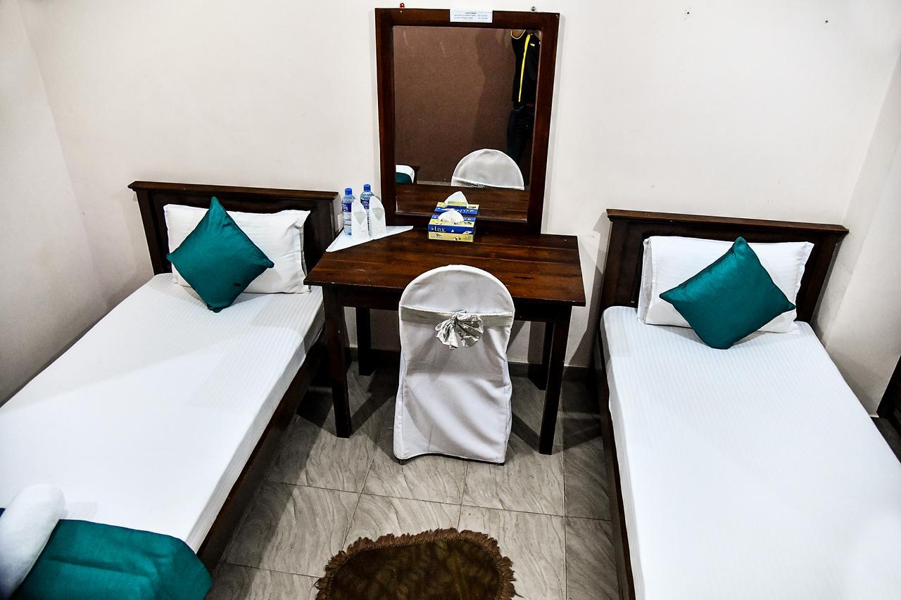 Sri Krishna Bhavan Hotel Hatton Exterior photo