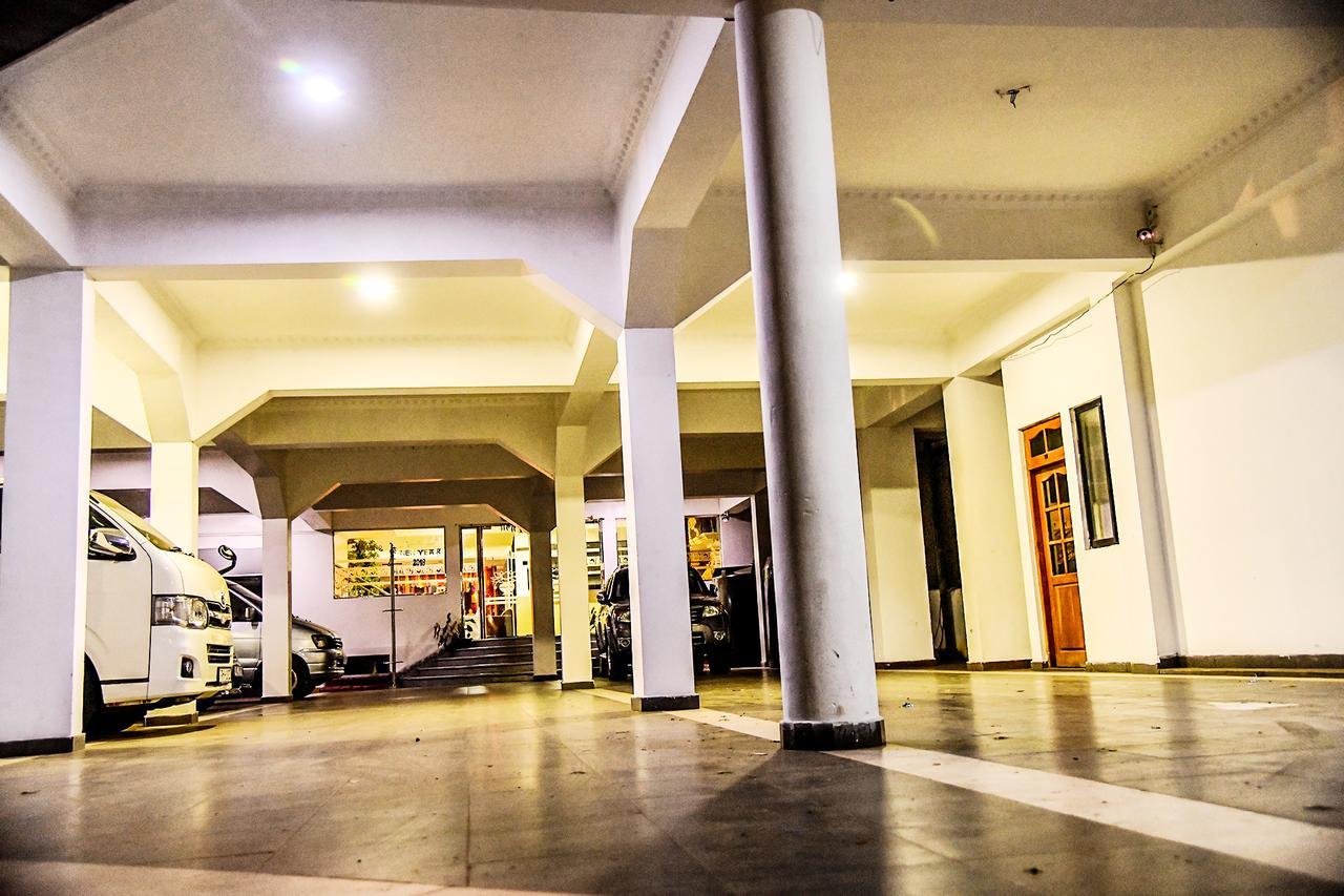 Sri Krishna Bhavan Hotel Hatton Exterior photo