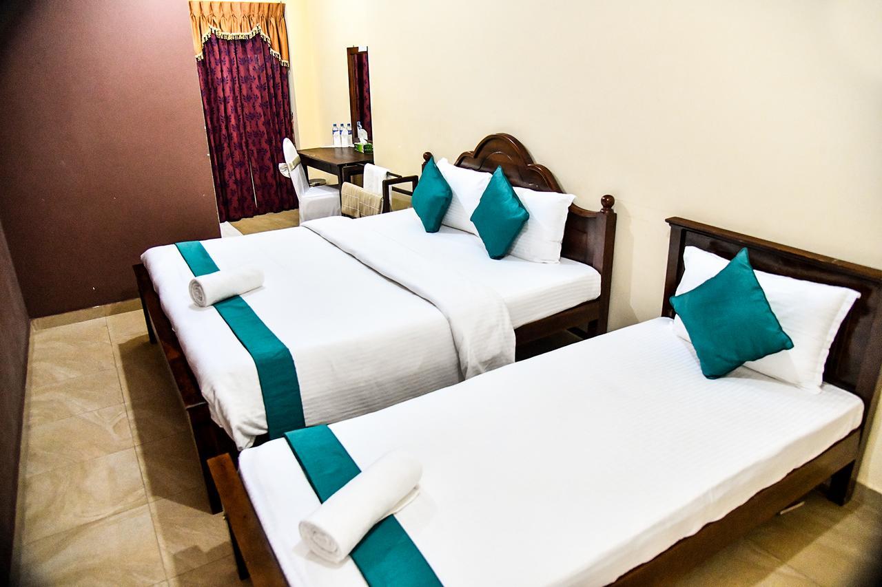 Sri Krishna Bhavan Hotel Hatton Exterior photo